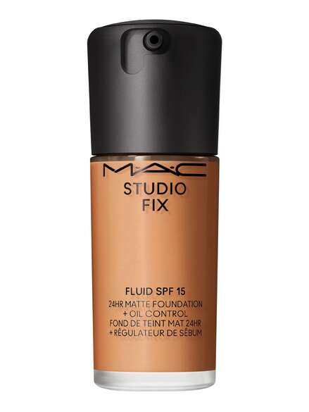 Studio Fix Fluid SPF 15 24HR Matte Foundation + Oil Control