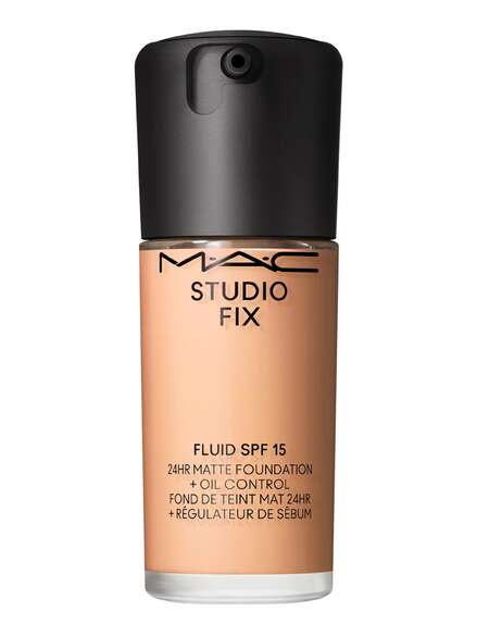 Studio Fix Fluid SPF 15 24HR Matte Foundation + Oil Control