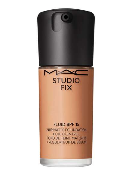 Studio Fix Fluid SPF 15 24HR Matte Foundation + Oil Control