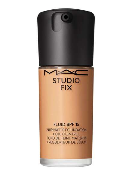 Studio Fix Fluid SPF 15 24HR Matte Foundation + Oil Control