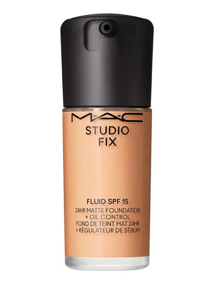 Studio Fix Fluid SPF 15 24HR Matte Foundation + Oil Control