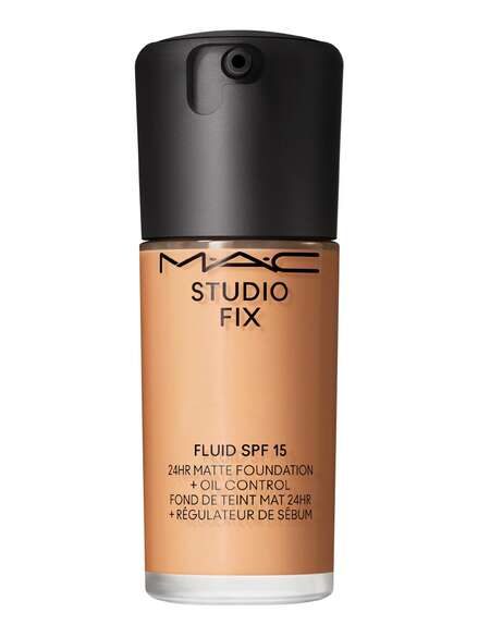 Studio Fix Fluid SPF 15 24HR Matte Foundation + Oil Control