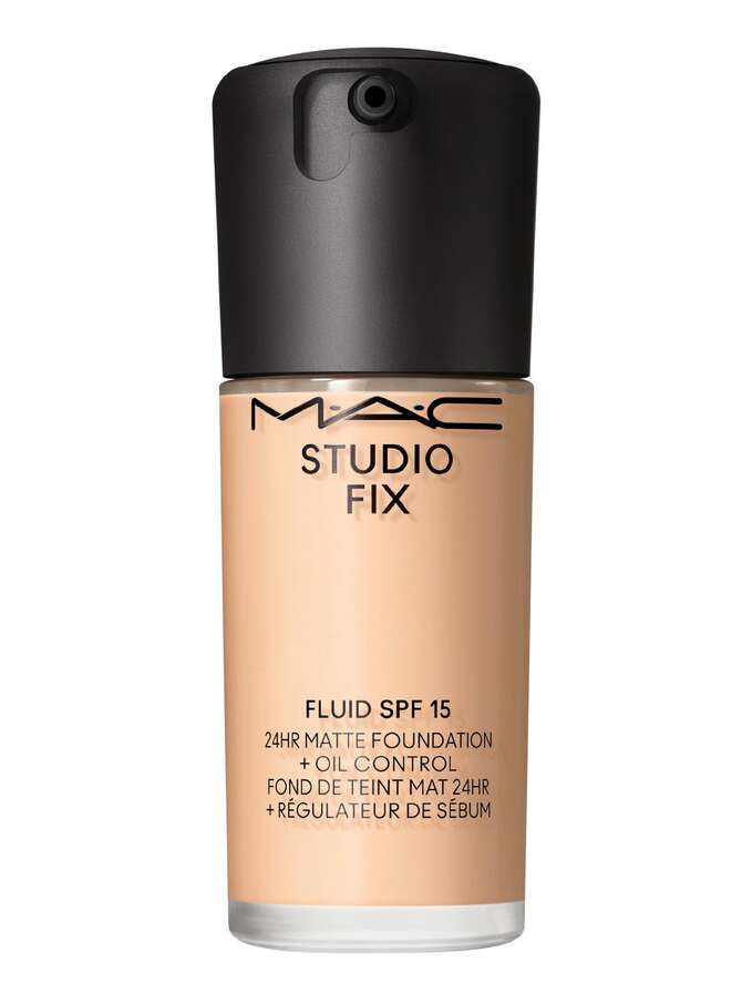 Studio Fix Fluid SPF 15 24HR Matte Foundation + Oil Control