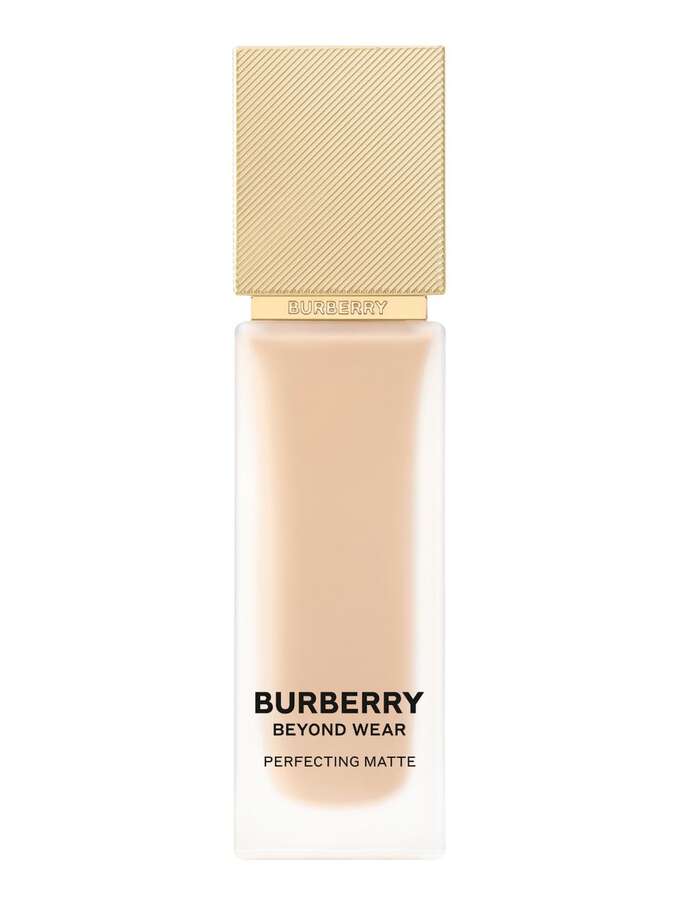 Burberry Beyond Wear Perfecting Matte Foundation - 30 Light Neutral