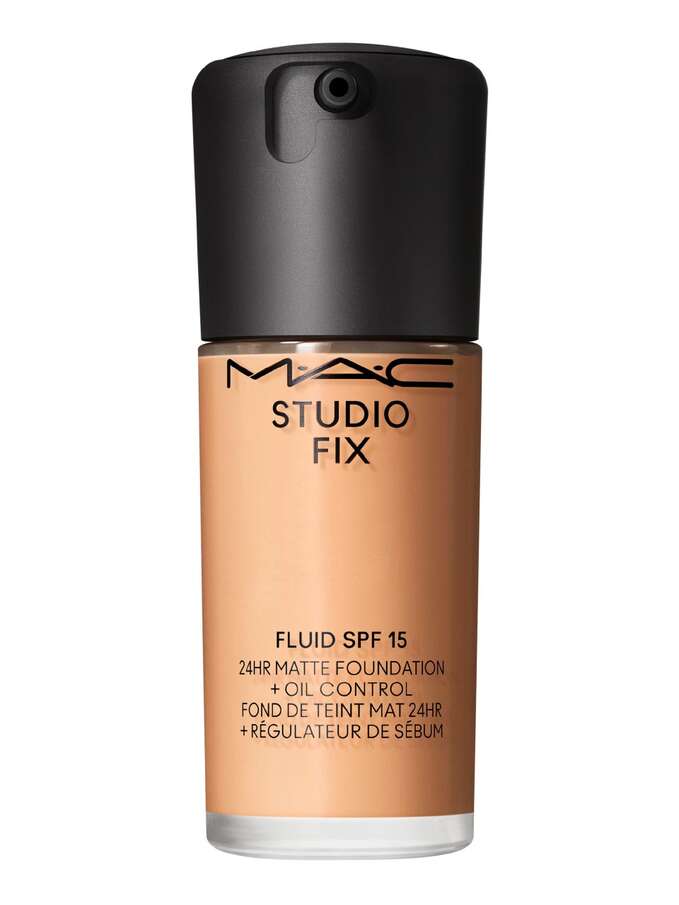 Studio Fix Fluid SPF 15 24HR Matte Foundation + Oil Control