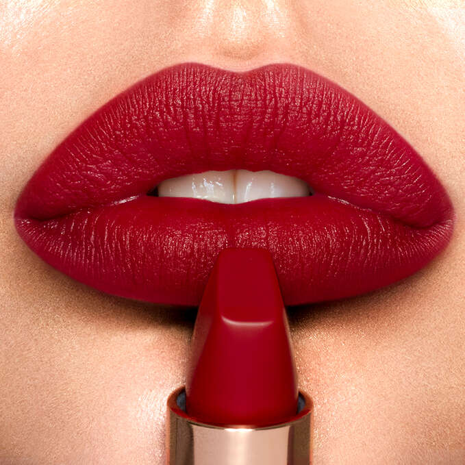 Charlotte Tilbury Matte Revolution Lipstick - Red Carpet Red 1
