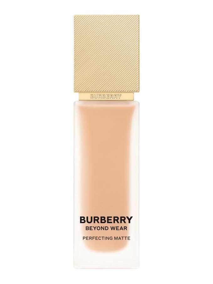 Burberry Beyond Wear Perfecting Matte Foundation - Light Warm