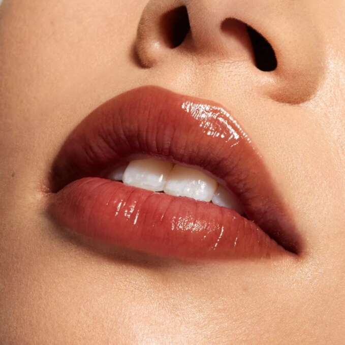 Kylie Cosmetics Hazelnut Crème Lip Oil Dessert 3