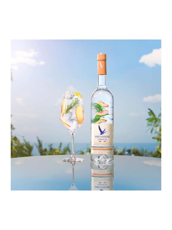 Grey Goose Essences White Peach & Rosemary 1