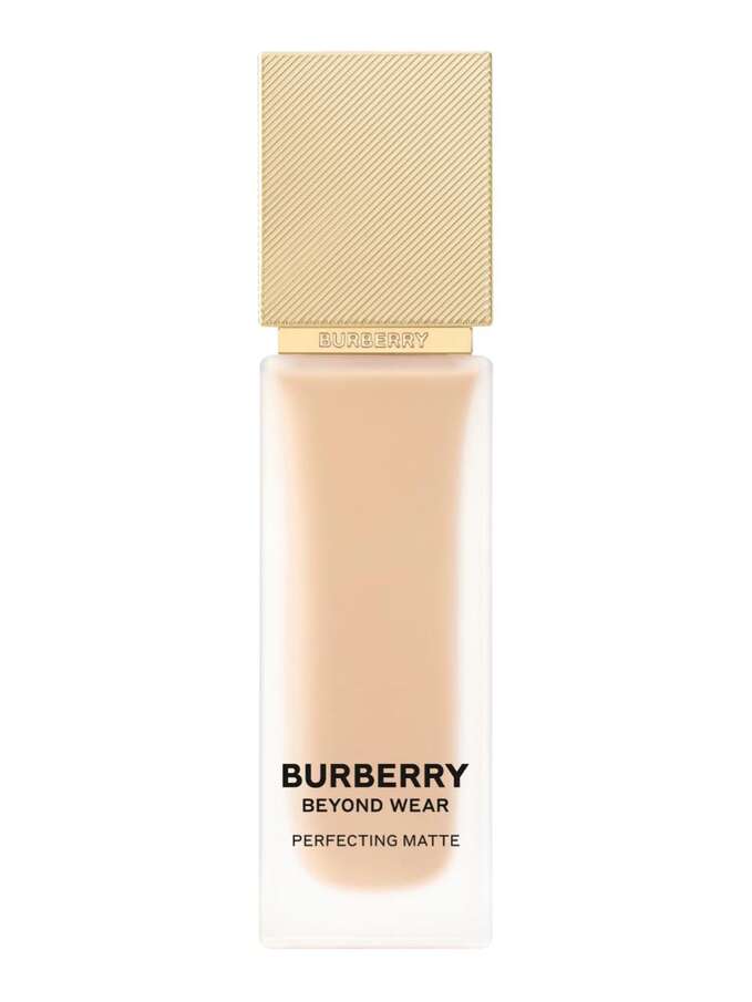 Burberry Beyond Wear Perfecting Matte Foundation - Light Warm