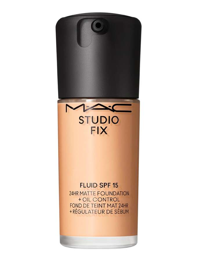 Studio Fix Fluid SPF 15 24HR Matte Foundation + Oil Control