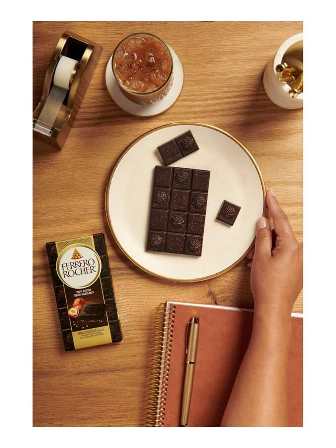 Ferrero Rocher Dark Hazelnut Tablets 270 g 1