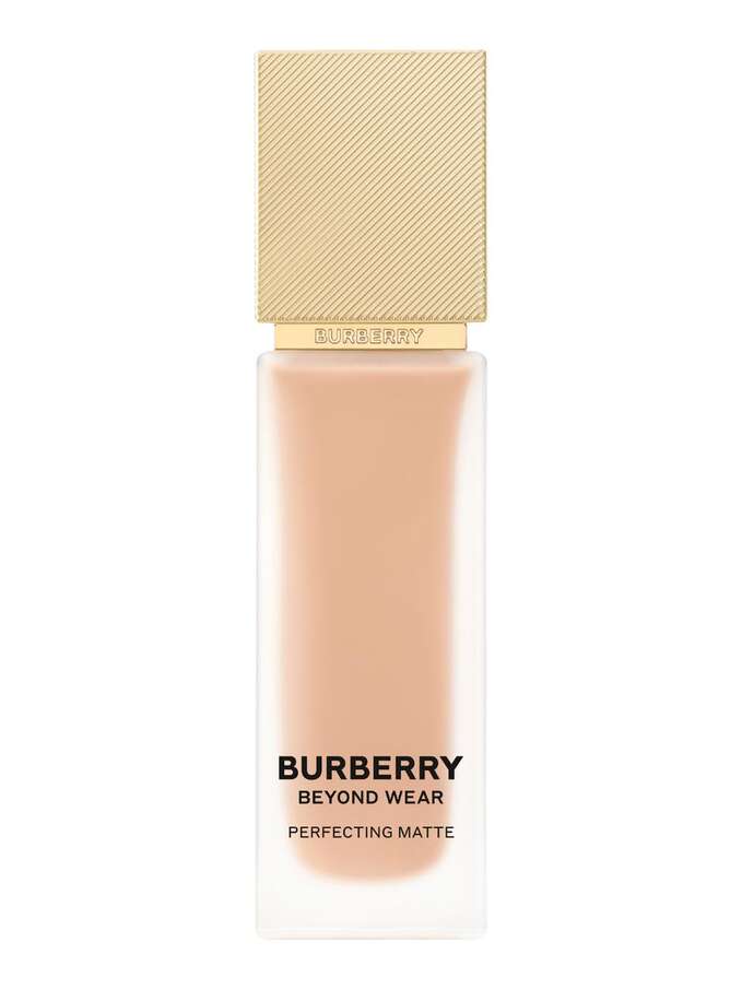 Burberry Beyond Wear Perfecting Matte Foundation - Light Cool
