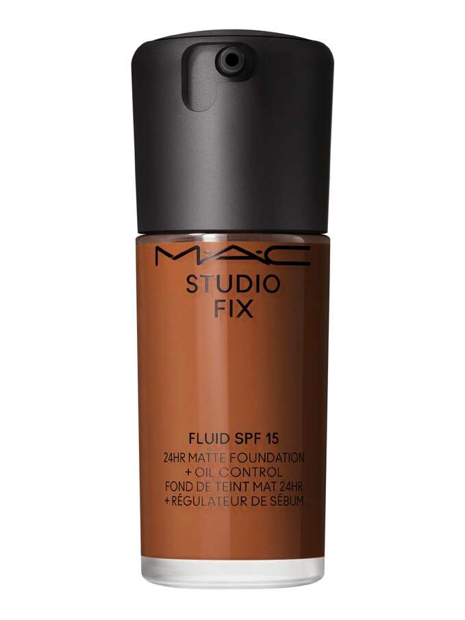 Studio Fix Fluid SPF 15 24HR Matte Foundation + Oil Control