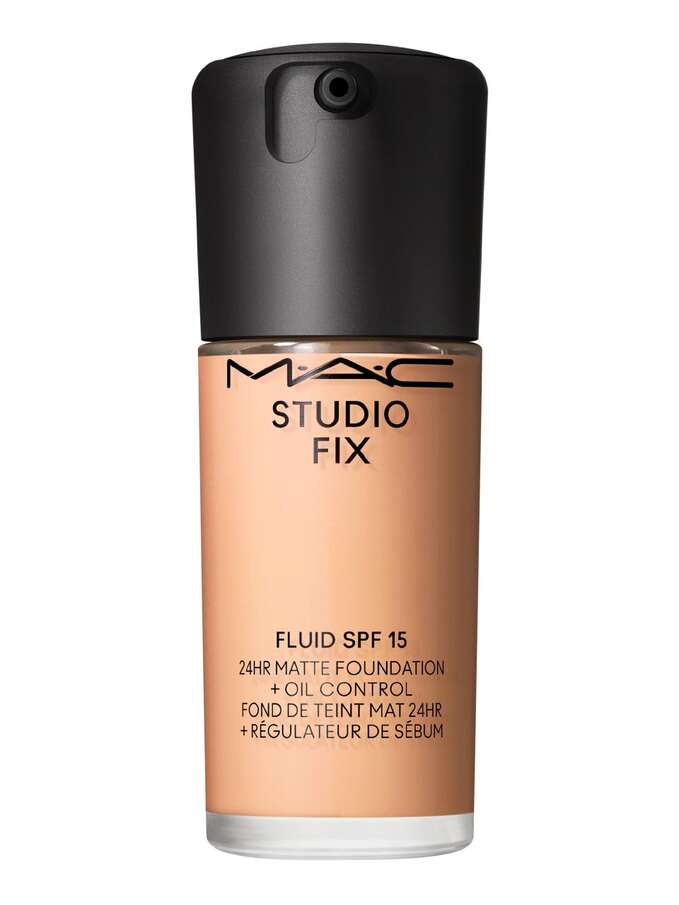 Studio Fix Fluid SPF 15 24HR Matte Foundation + Oil Control