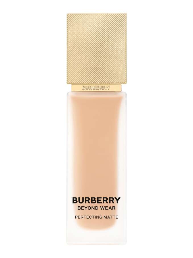 Burberry Beyond Wear Perfecting Matte Foundation - 60 Medium Neutral
