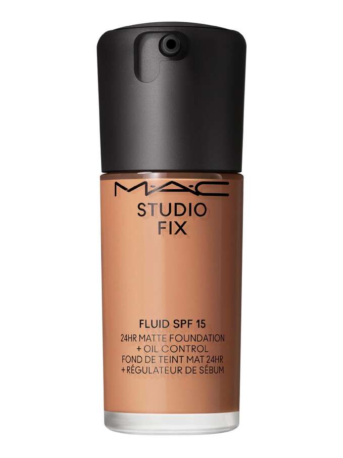 Studio Fix Fluid SPF 15 24HR Matte Foundation + Oil Control