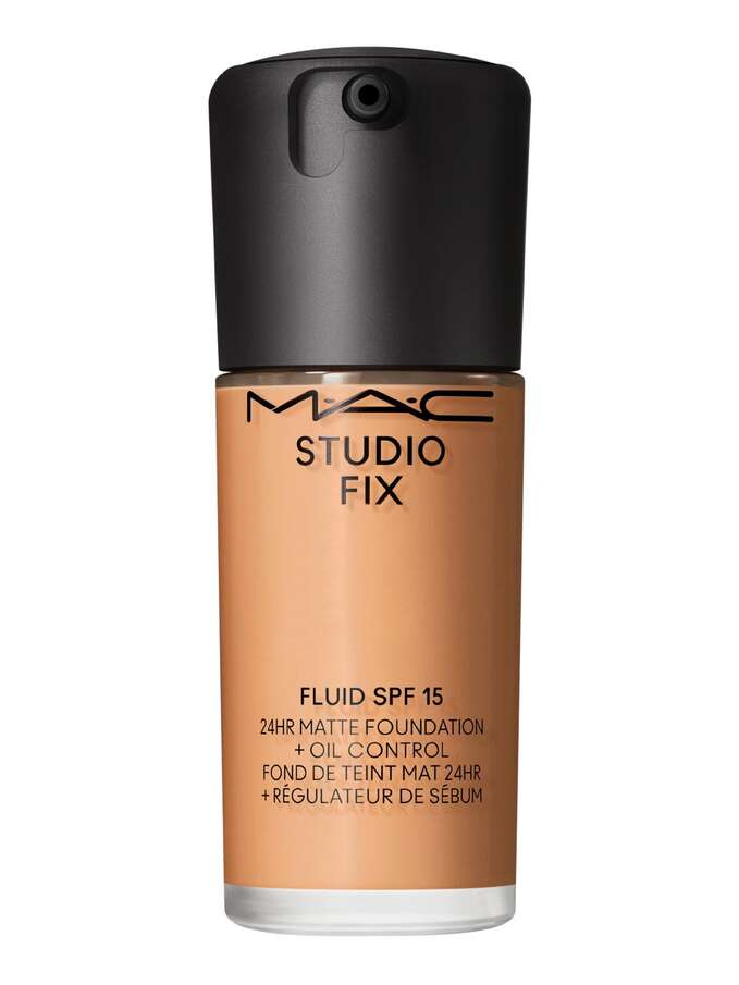 Studio Fix Fluid SPF 15 24HR Matte Foundation + Oil Control