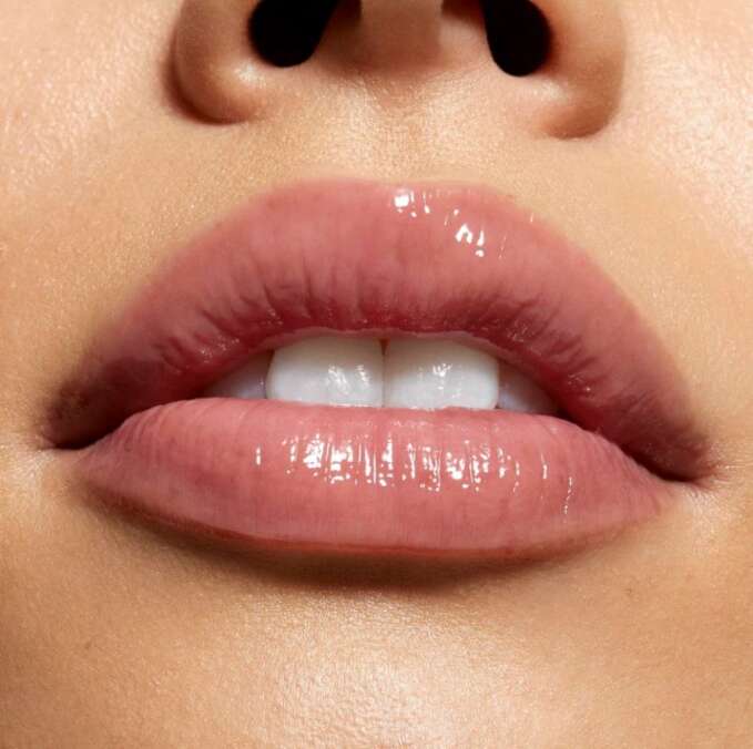 Kylie Cosmetics Supple Kiss Lip Glaze No. 6 - Lover Girl 4