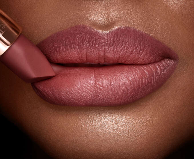 Charlotte Tilbury Matte Revolution Lipstick - Pillow Talk Medium 4