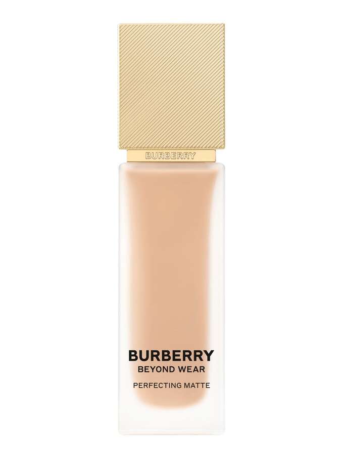 Burberry Beyond Wear Perfecting Matte Foundation - 40 Light Neutral
