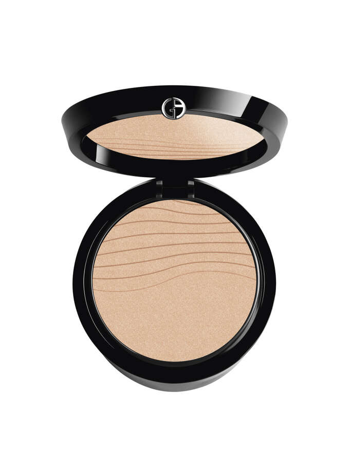 Giorgio Armani Luminous Silk Foundation Glow Fusion Powder 1