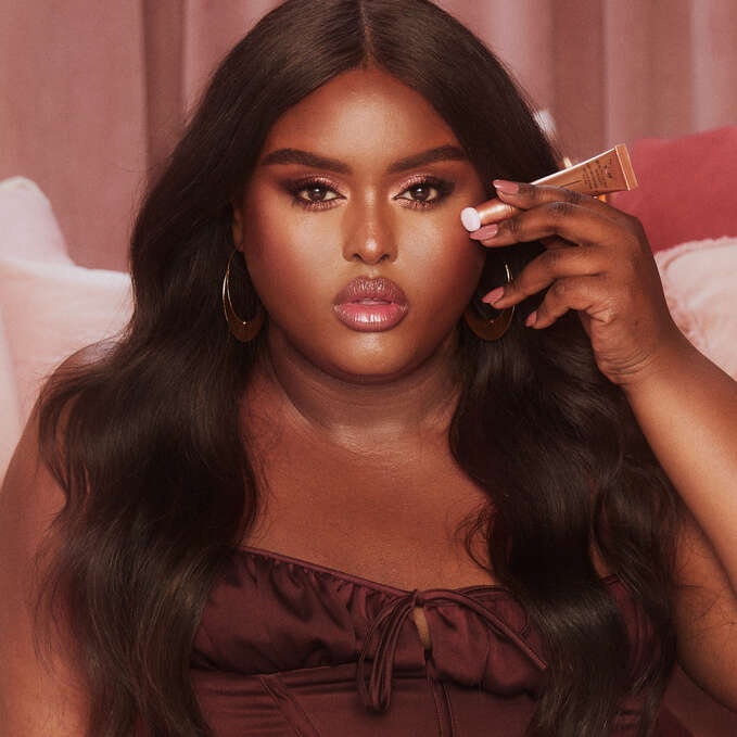 Charlotte Tilbury Hollywood Beauty Light Wand - Pillow Talk Medium/Deep 1