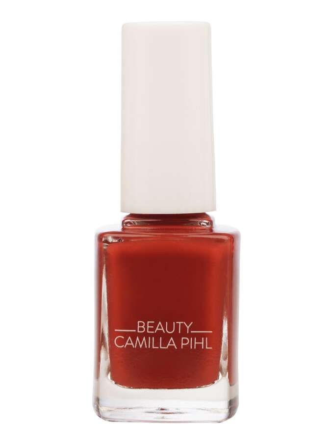 Camilla Pihl Skin Nail Polish Duo burnt red and cotton sky  2