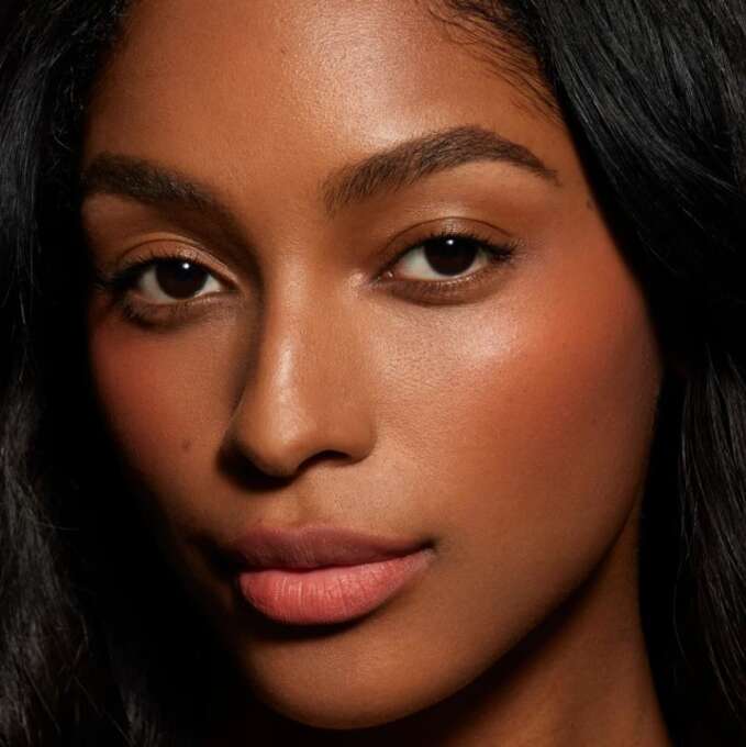 Kylie Cosmetics Lip and Cheek Glow Balm N° 821 Pretty in Neutral 4