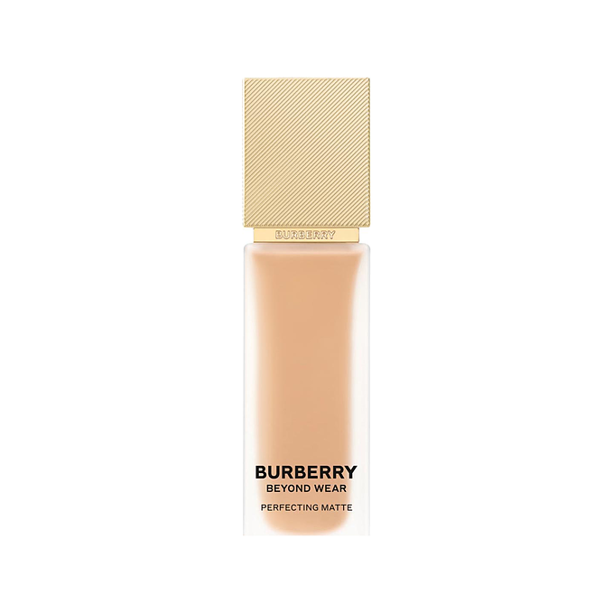 Burberry Beyond Wear Perfecting Matte Foundation No 70 Medium Neutral