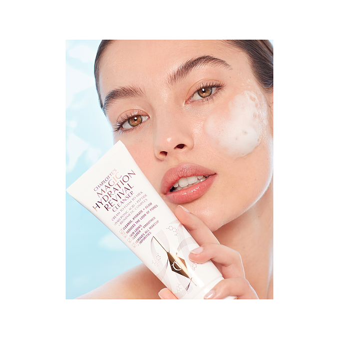 Charlotte Tilbury Charlotte's Magic Hydration Revival Cleanser 4