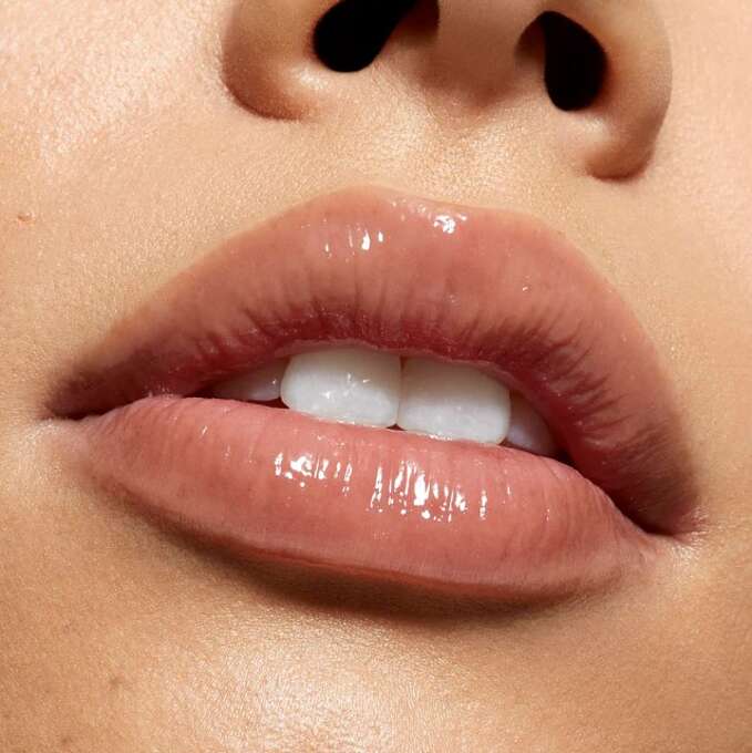 Kylie Cosmetics Supple Kiss Lip Glaze No. 5 - LOVABLE 4