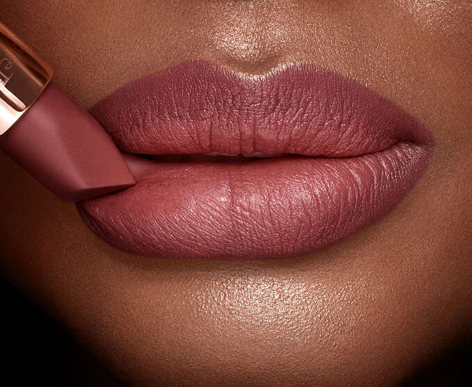 Charlotte Tilbury Matte Revolution Lipstick - Pillow Talk Medium 4
