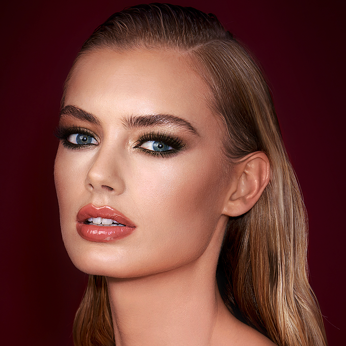 Charlotte Tilbury Luxury Palette Eye Shadow No. 7 - The Rebel 4