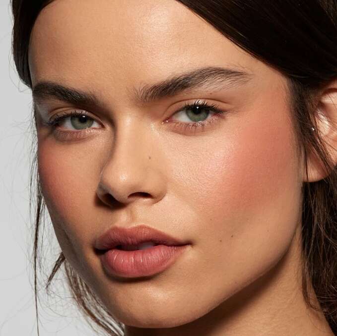 Kylie Cosmetics Lip and Cheek Glow Balm N° 352 Flow Away 3