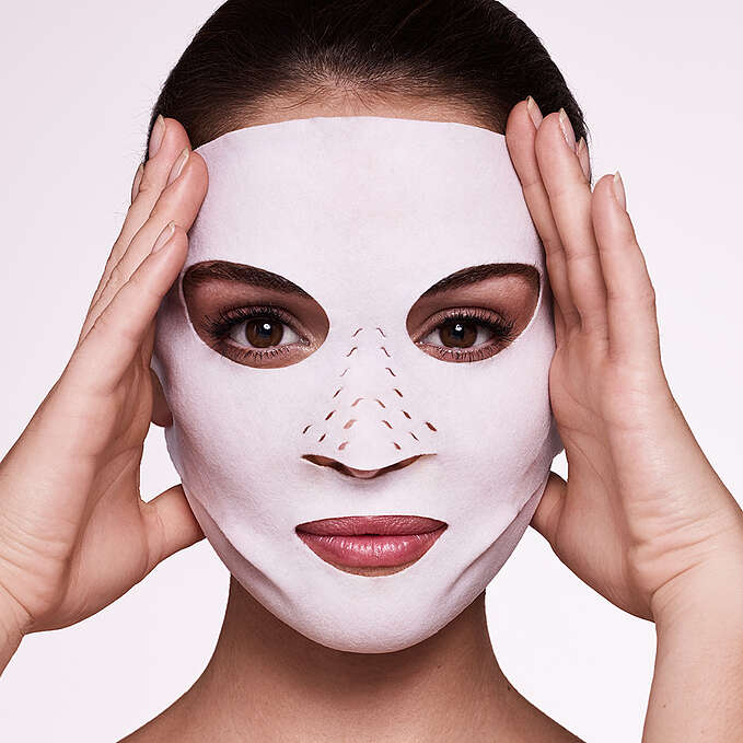 Charlotte Tilbury Instant Magic Facial Dry Sheet Mask 3